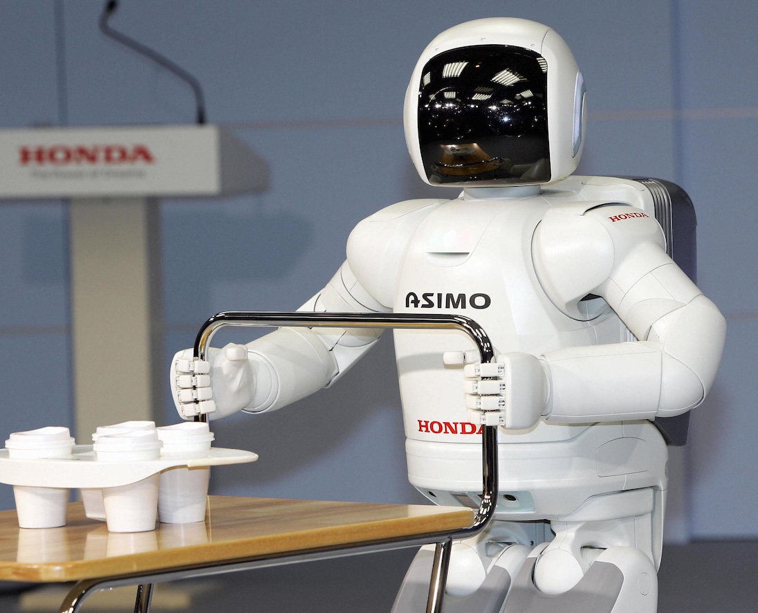 Robot met serveerwagentje