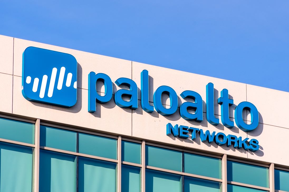 PaloAlto Networks logo op een gebouw