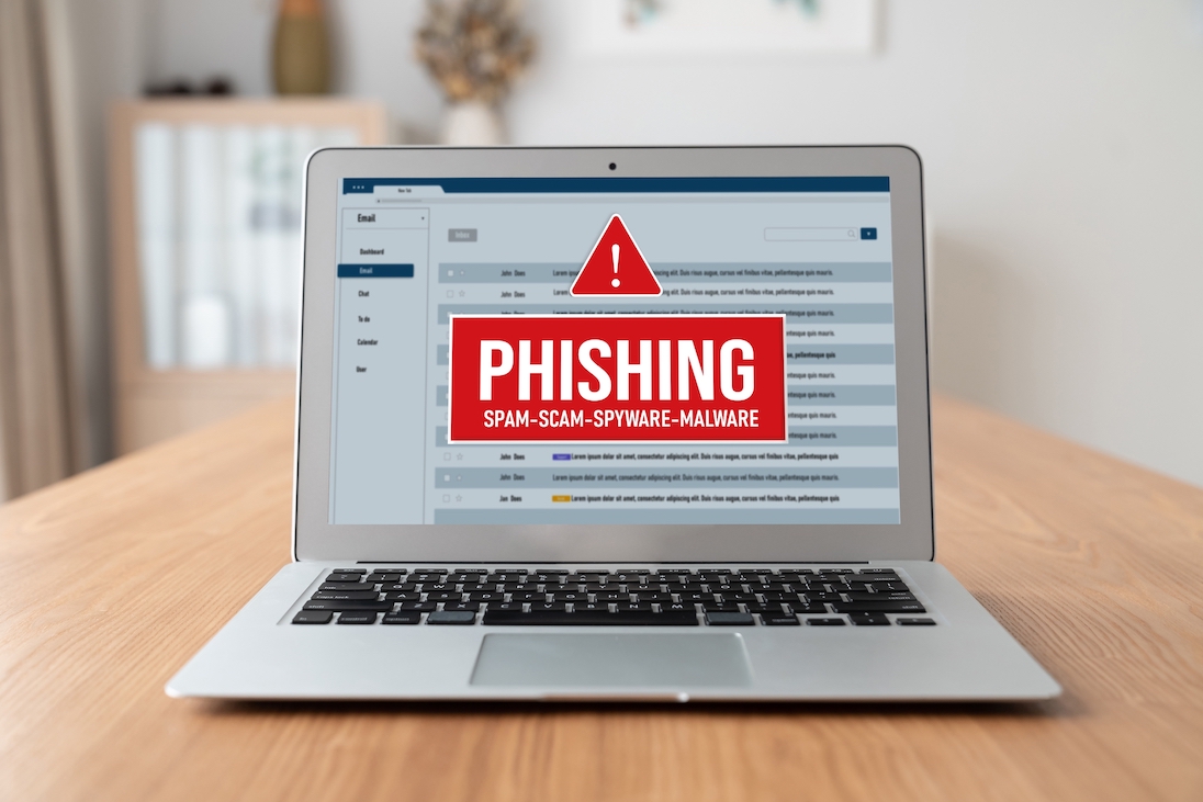 Laptop met op scherm waarschuwing voor phishing