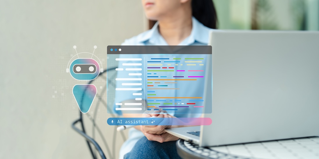 Vrouw met een laptop en een AI agent